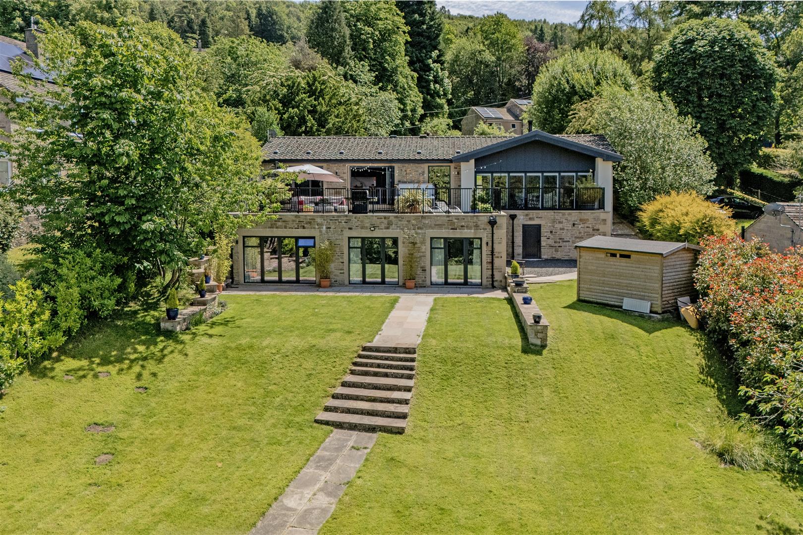 Cayley Lodge, Maynard Road, Grindleford, Hope Valley, S32 2JD