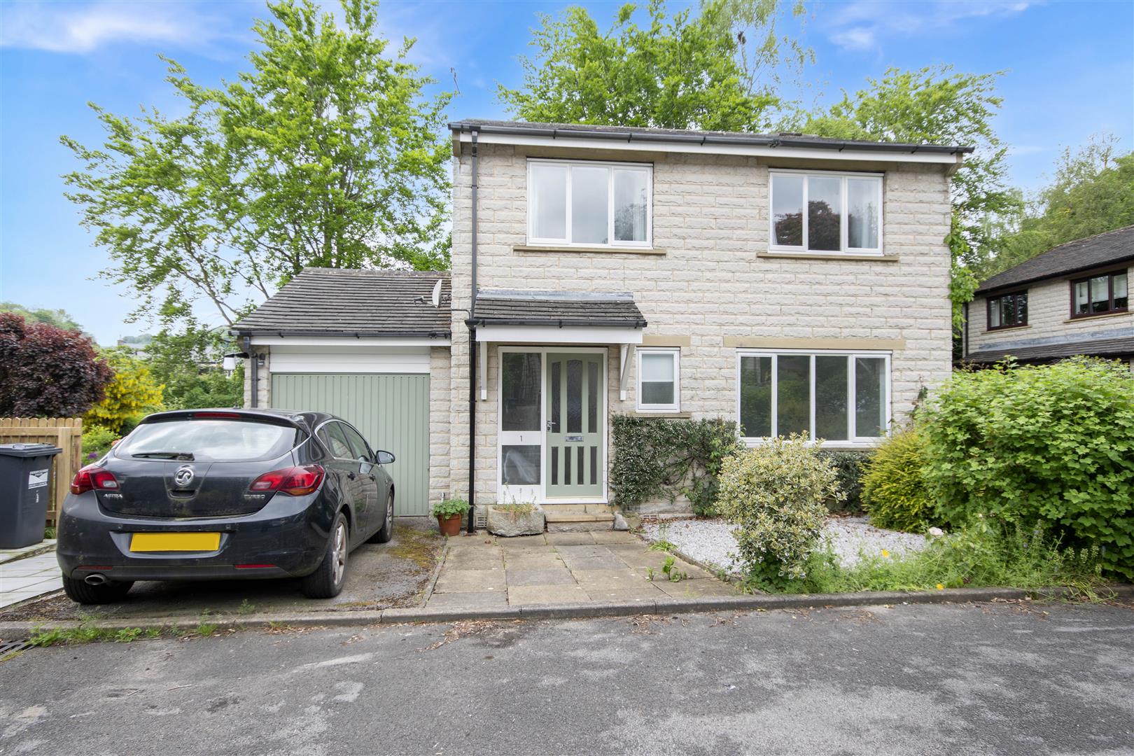 1, Cornmill Close, Calver, Hope Valley, S32 3XZ