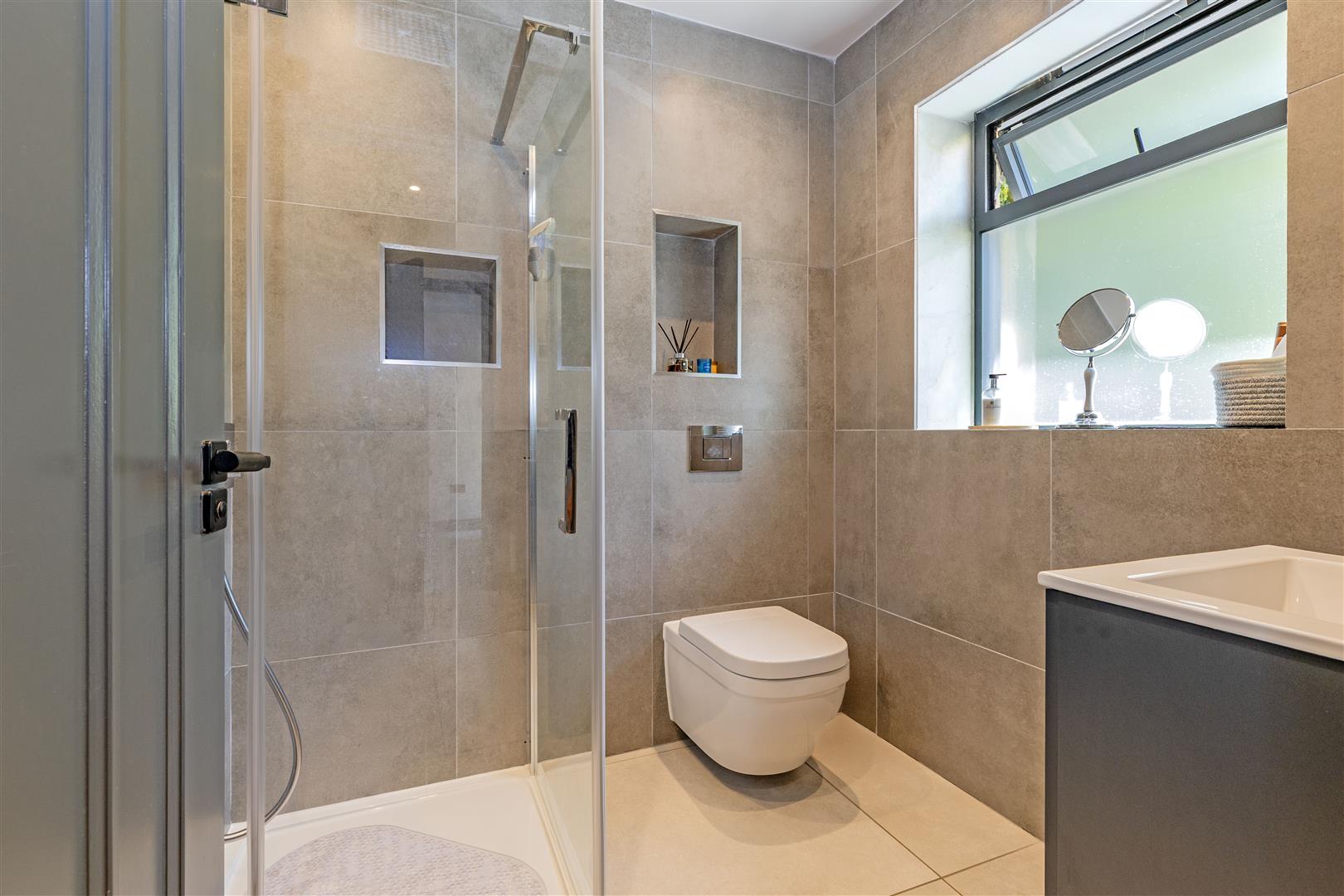 Cayley Lodge, Maynard Road, Grindleford, Hope Valley, S32 2JD