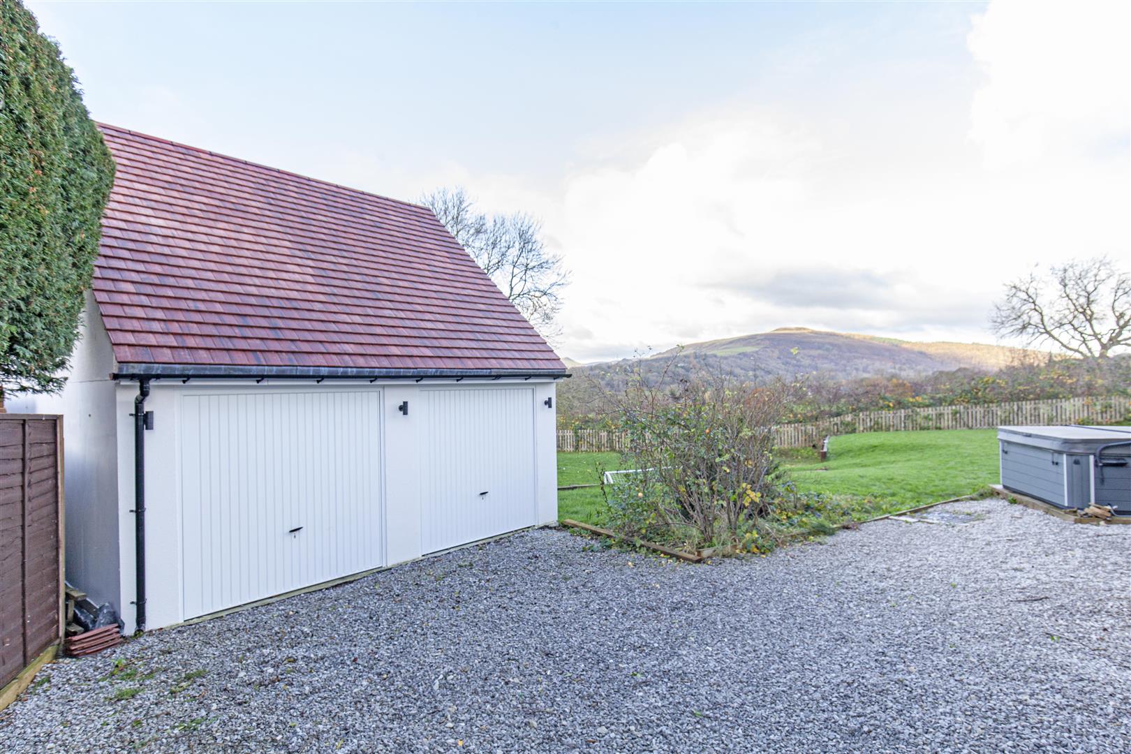 Larkrise, Saltergate Lane, Bamford, Hope Valley, S33 0BE