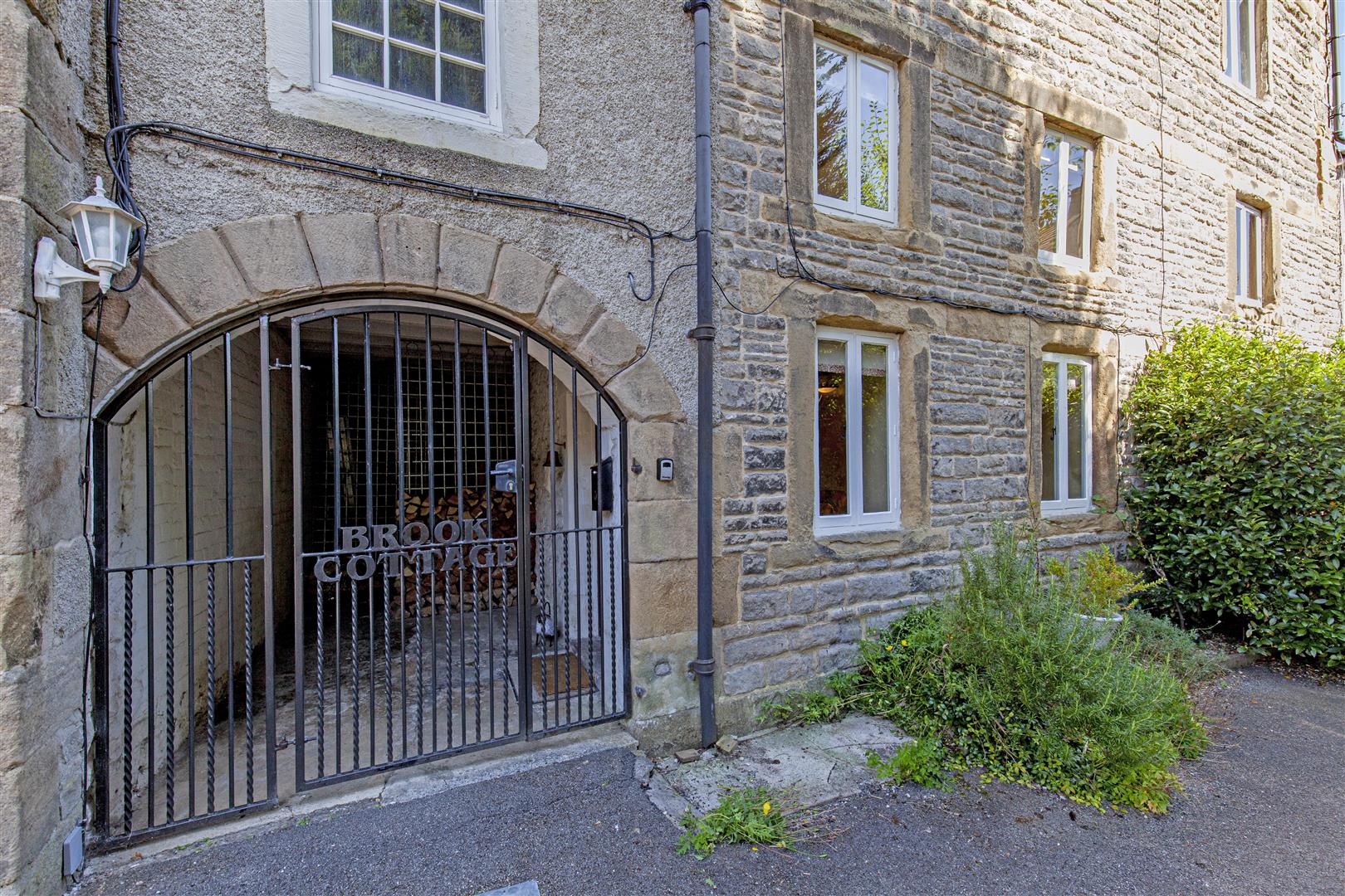 Brook Cottage, Mill Street, Stoney Middleton, Hope Valley, S32 4TT