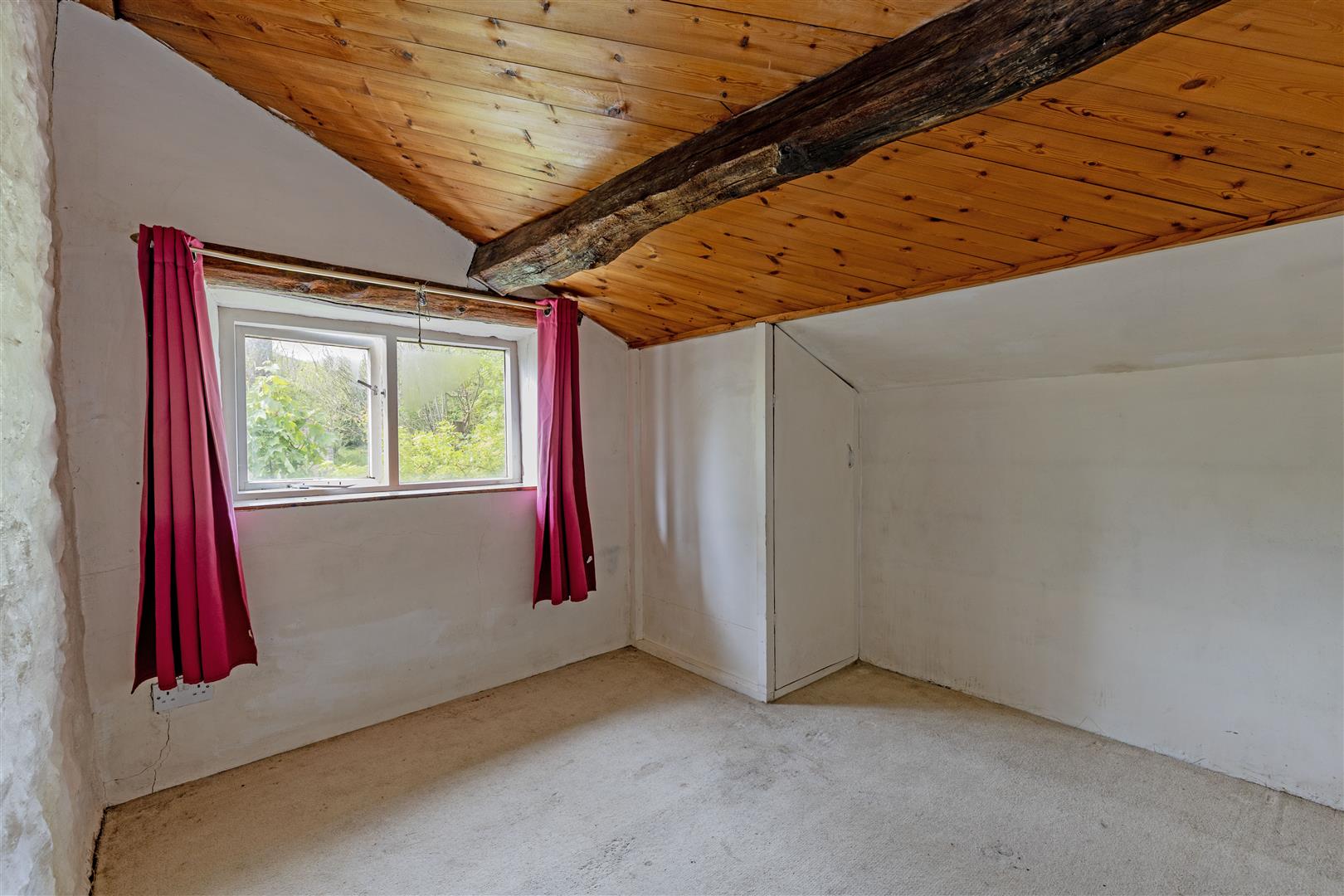 Eades End, Mill Bridge, Castleton, Hope Valley, S33 8WR