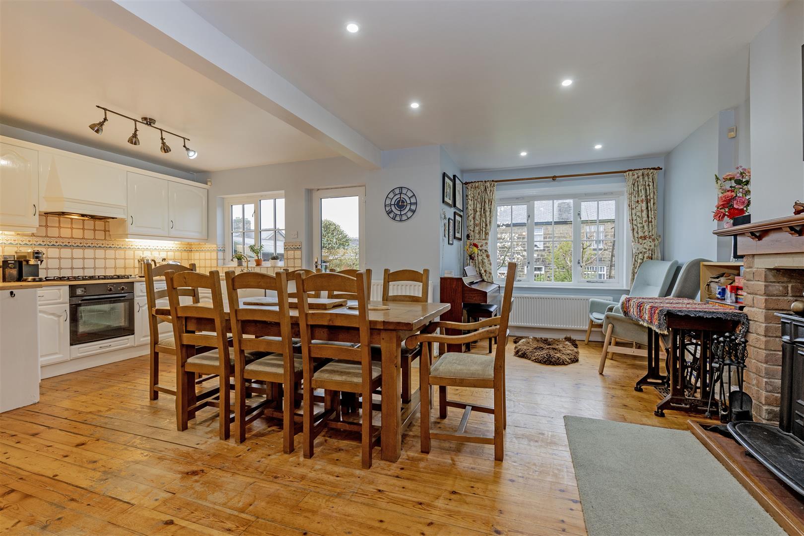 6, St. Johns Close, Bamford, Hope Valley, S33 0BD