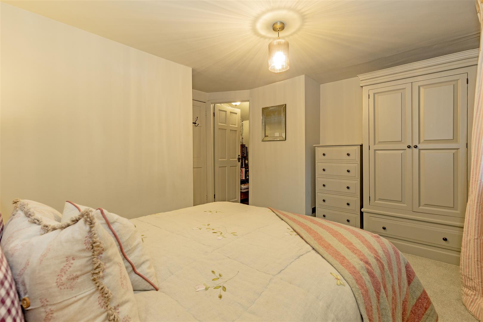 1 Royal Oak Mews, The Dale, Stoney Middleton, Hope Valley, S32 4TE