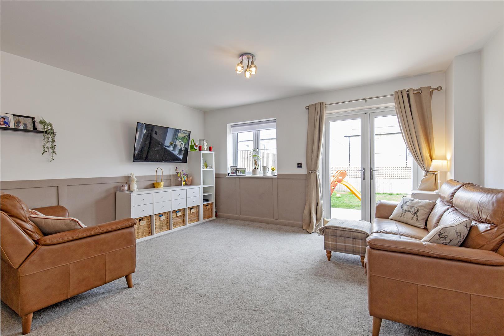 28, Swift Close, Bradwell, Hope valley, S33 9AE