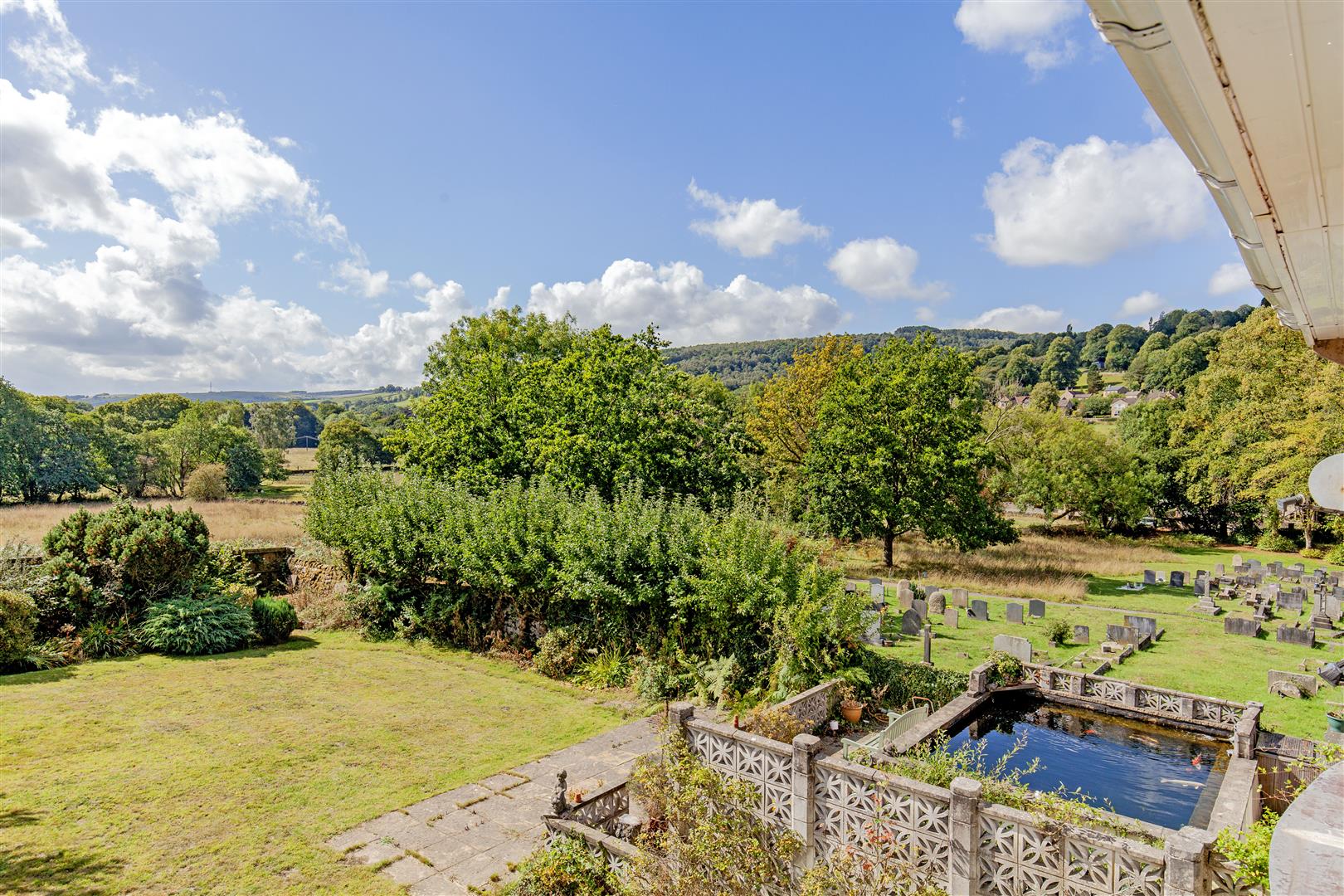 Strebor House, 4 St. Helens Croft, Grindleford, Hope Valley, S32 2JG