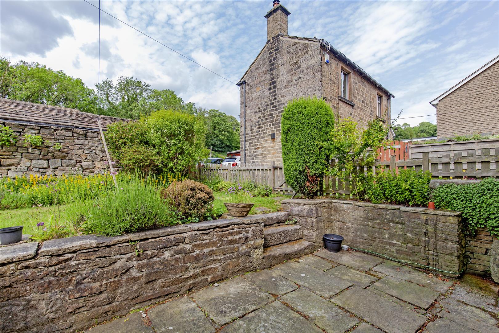 3 Millstone Cottages, The Dale, Hathersage, Hope Valley, S32 1AQ