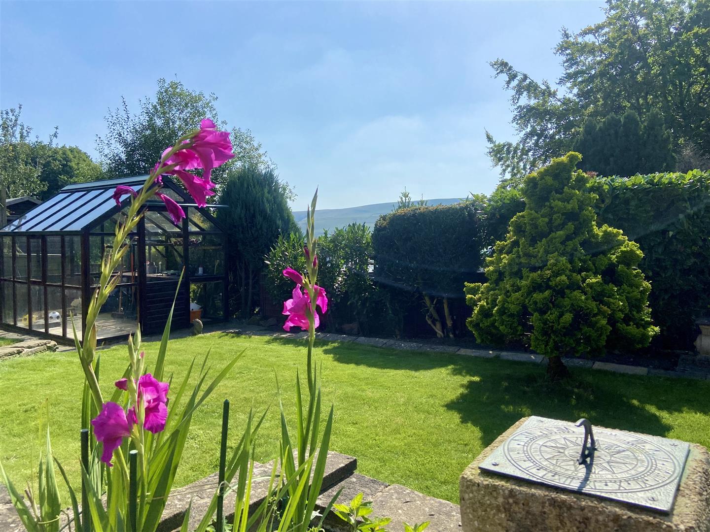 Ty Bryn, West Lees Road, Bamford, Hope Valley, S33 0BT