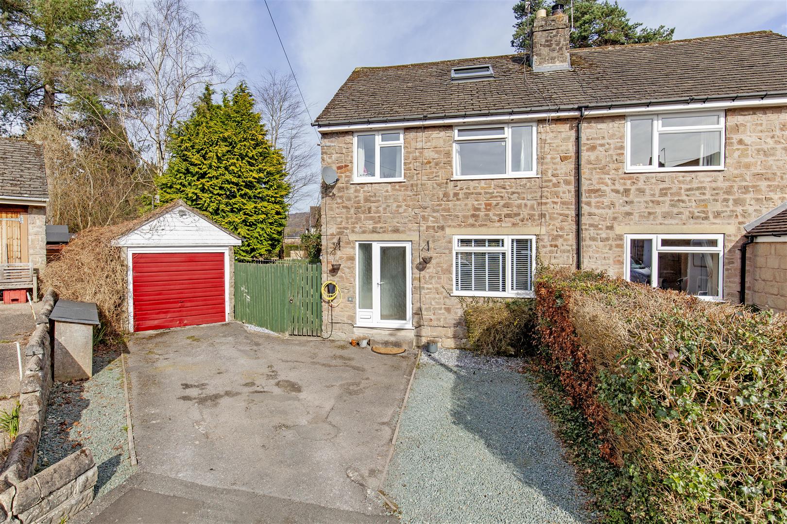 11, Derwent Close, Grindleford, Hope Valley, S32 2HD