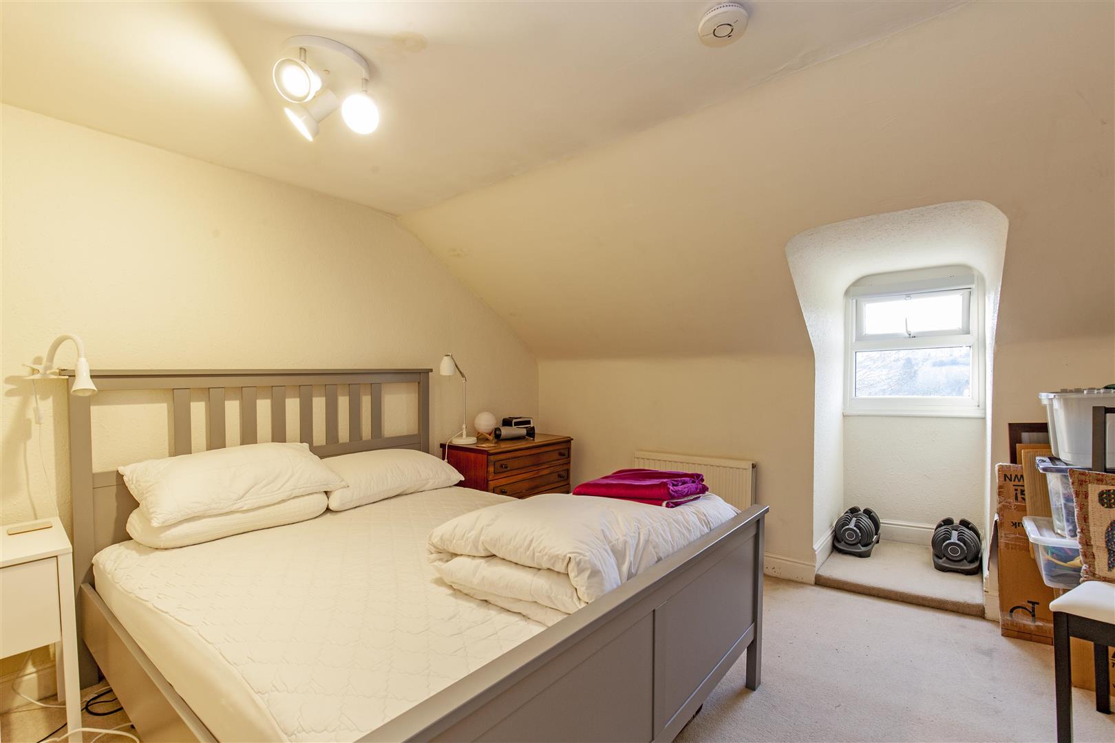 6, Mayfield Terrace, Hathersage, Hope Valley, S32 1BE