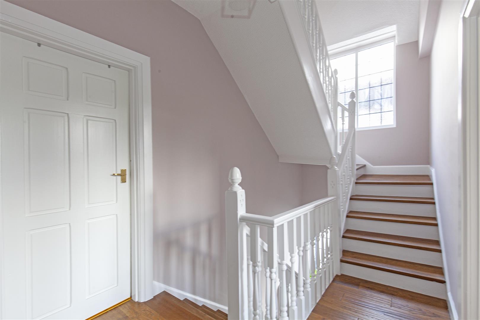 Larkrise, Saltergate Lane, Bamford, Hope Valley, S33 0BE