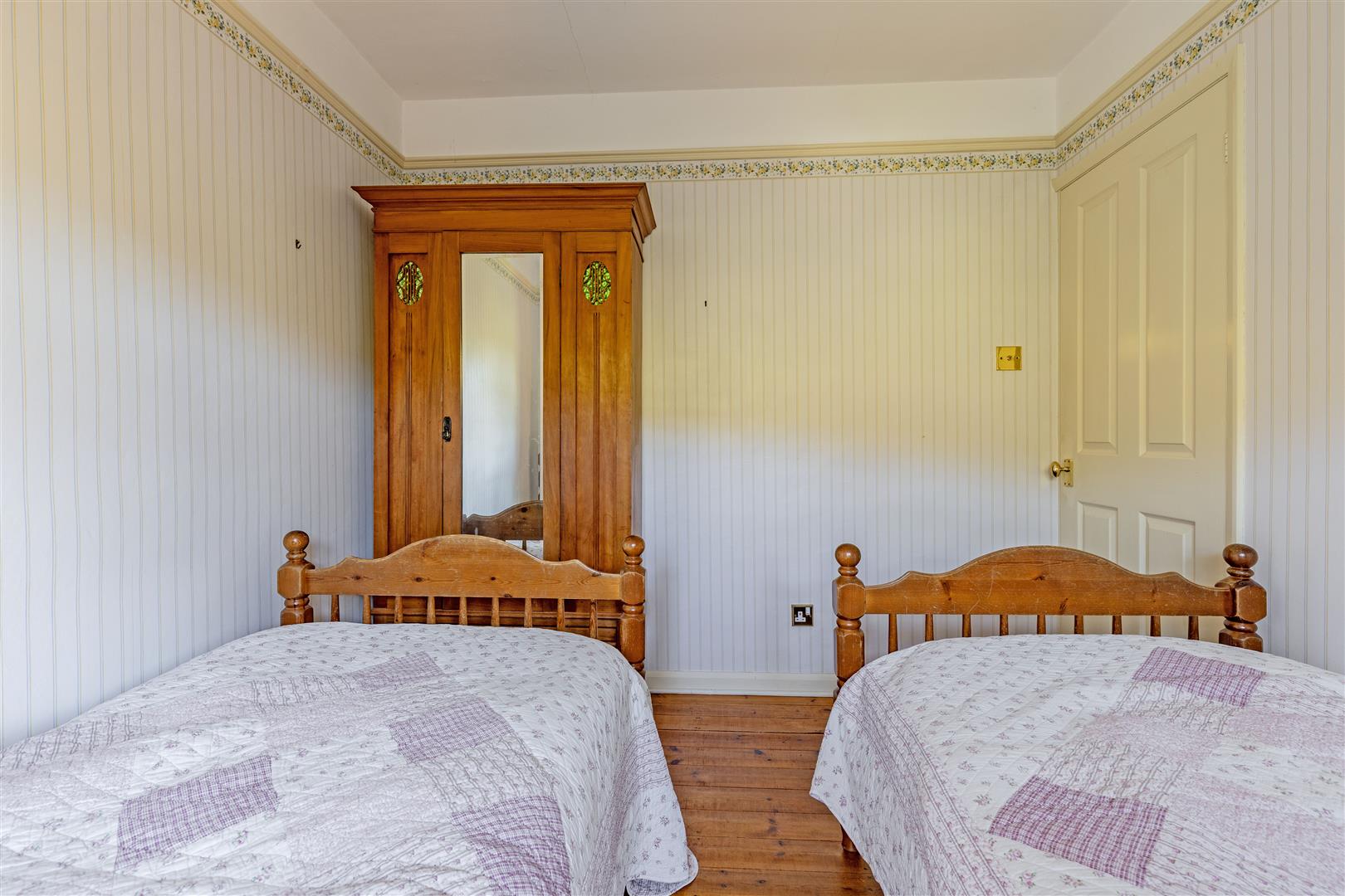 Warren Cottage, The Green, Curbar, Hope Valley, S32 3YH