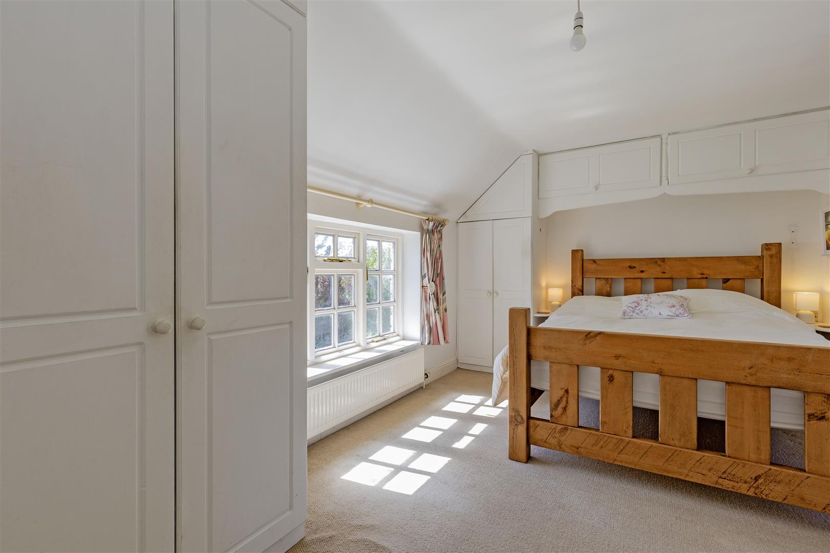 Warren Cottage, The Green, Curbar, Hope Valley, S32 3YH