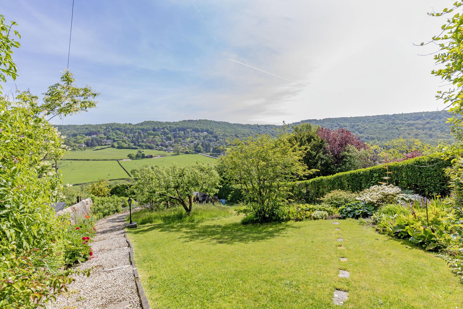 High Mead, Sir William Hill Road, Grindleford, Hope Valley, S32 2HS