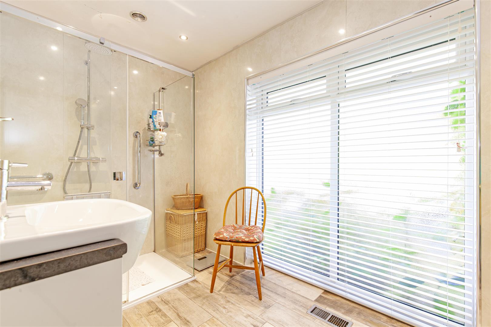 Heatherfield, Bar Road, Curbar, Hope Valley, S32 3YB