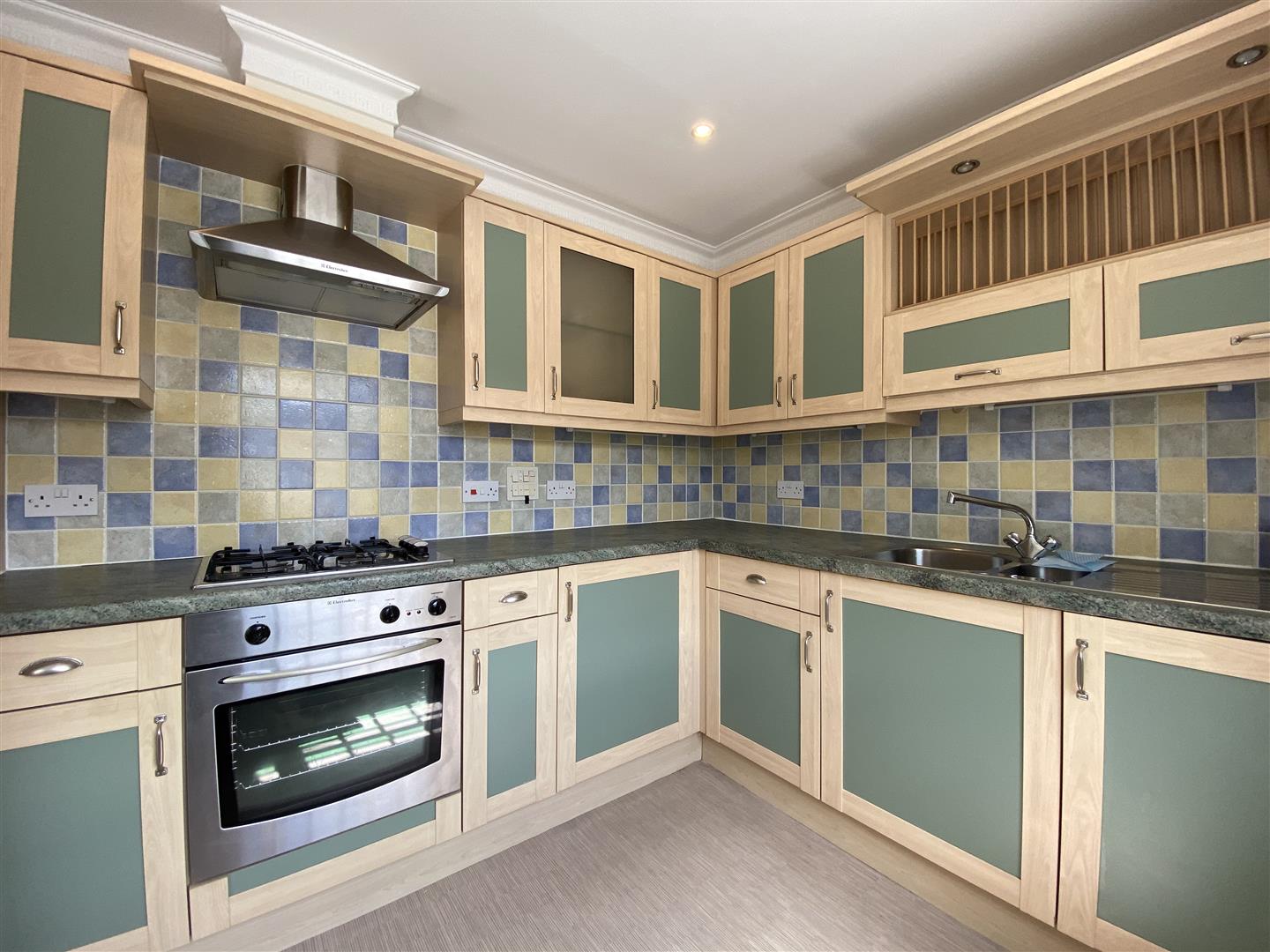 3, Riverside Court, Calver, Hope Valley, S32 3YW