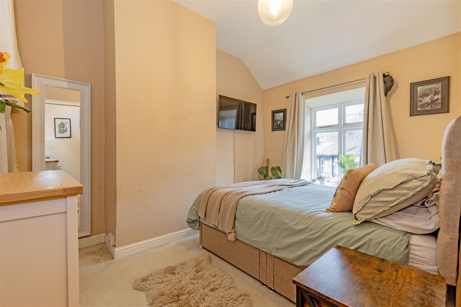 2, Town Bottom, Bradwell, Hope Valley, S33 9JU