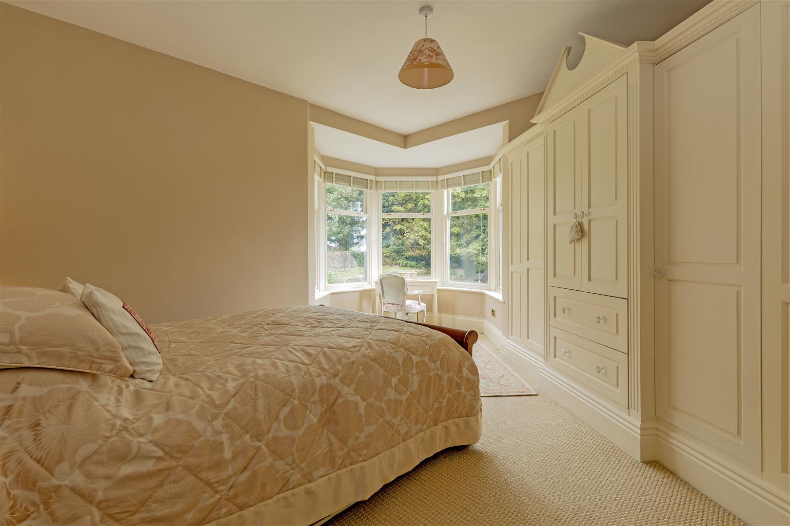 Cotefield, Sheffield Road, Hathersage, Hope Valley, S32 1DA