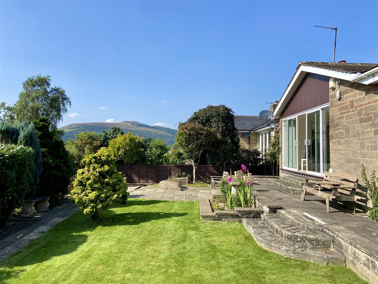 Ty Bryn, West Lees Road, Bamford, Hope Valley, S33 0BT