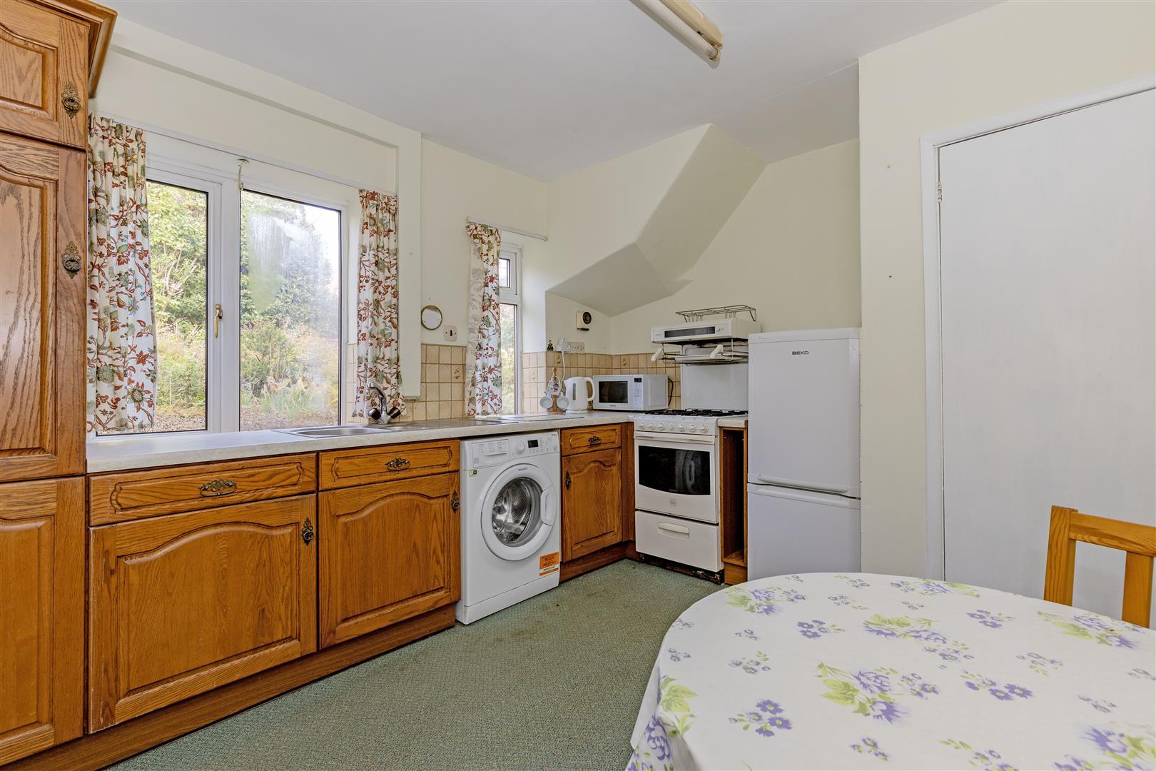 2, Denman Crescent, Stoney Middleton, Hope Valley, S32 4TG