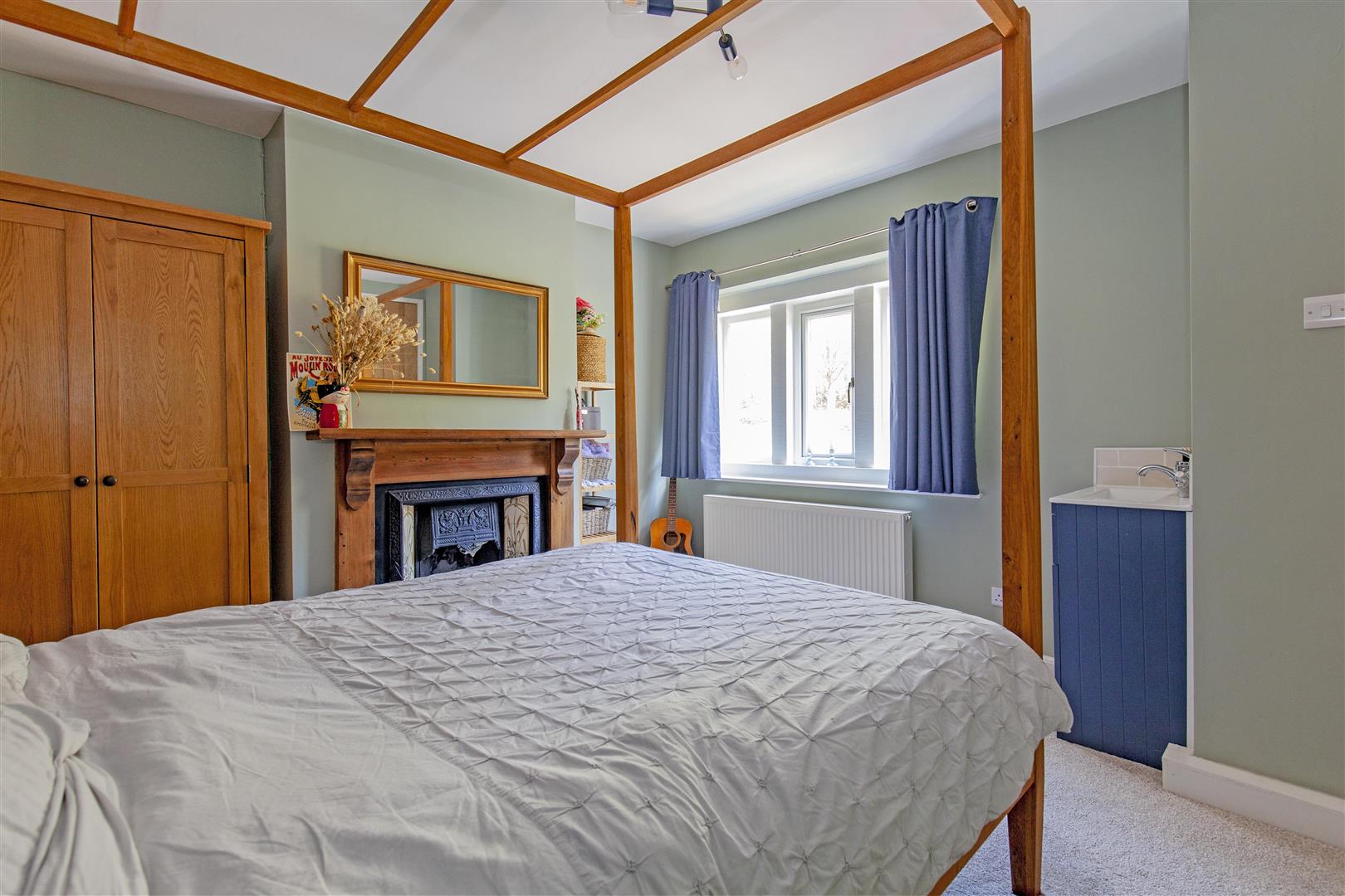 3, Bemrose Gate, Bamford, Hope Valley, S33 0AE