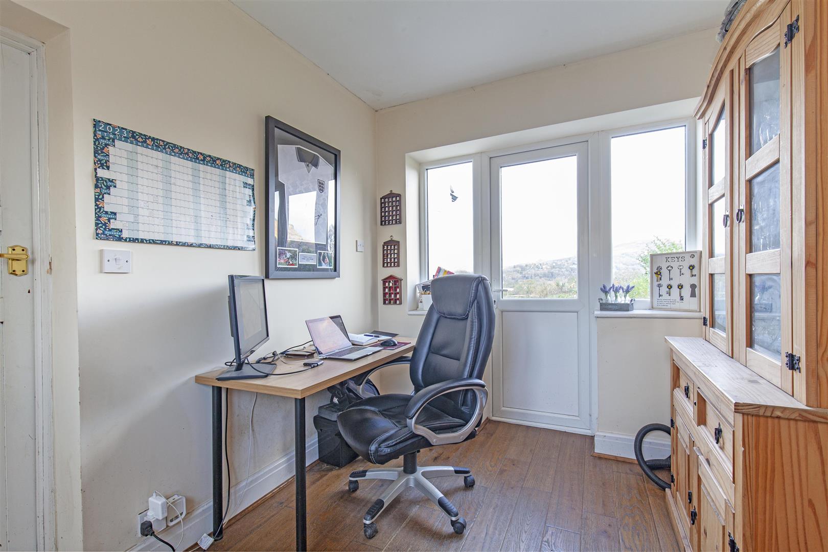 Larkrise, Saltergate Lane, Bamford, Hope Valley, S33 0BE