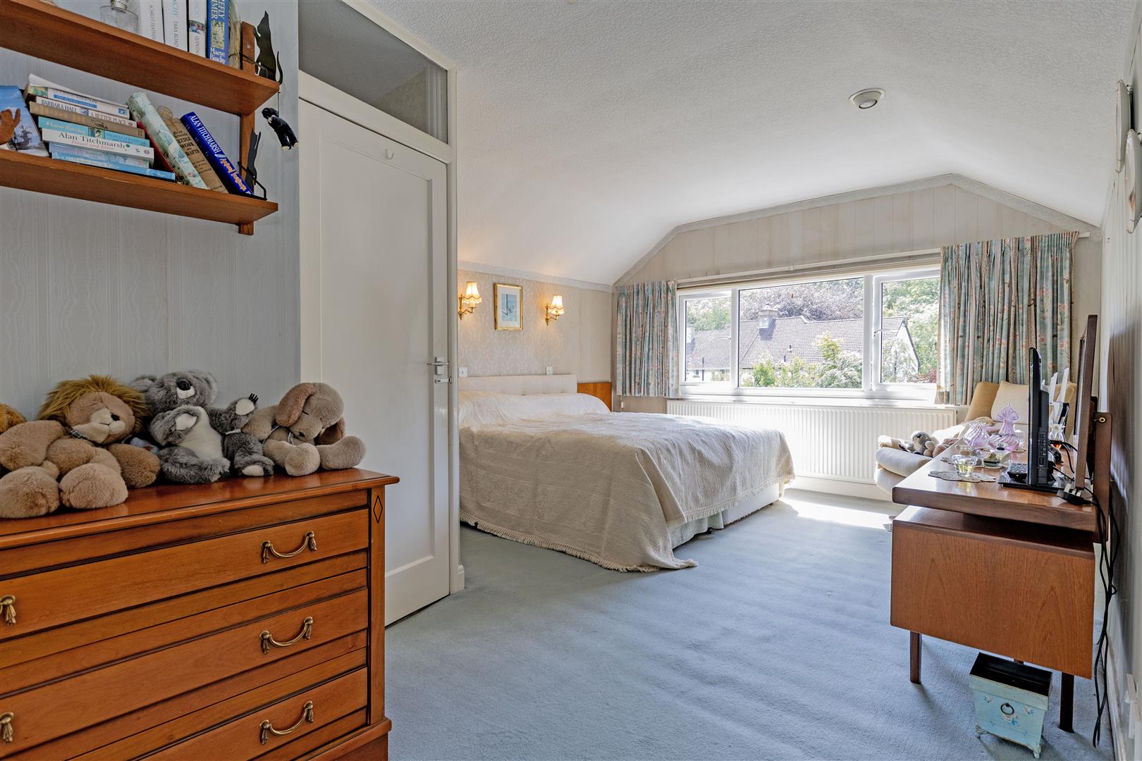 Larchfield, Mytham Bridge, Bamford, Hope Valley, S33 0EA