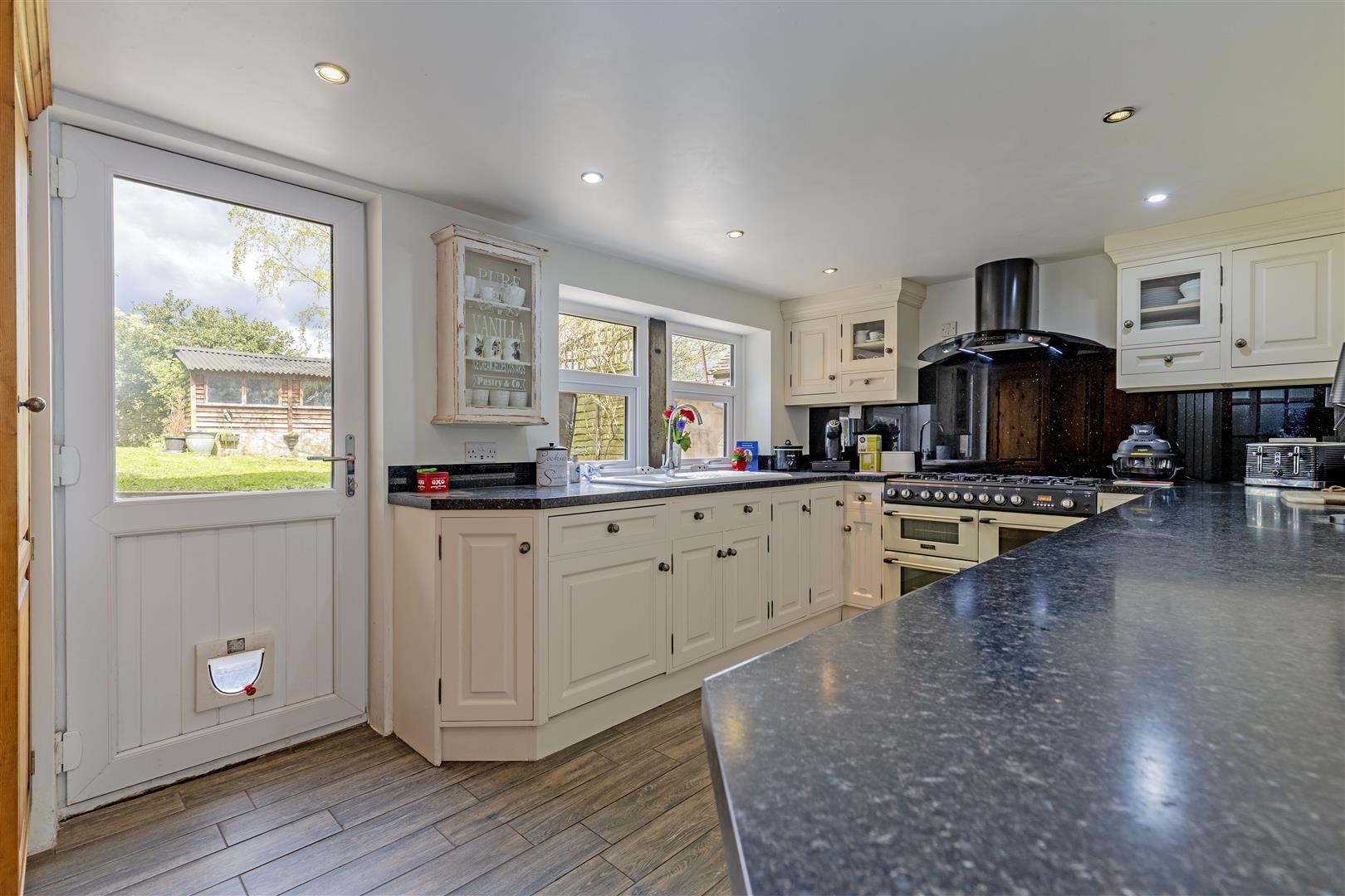 High Peak House, Towngate, Bradwell, Hope Valley, S33 9JX