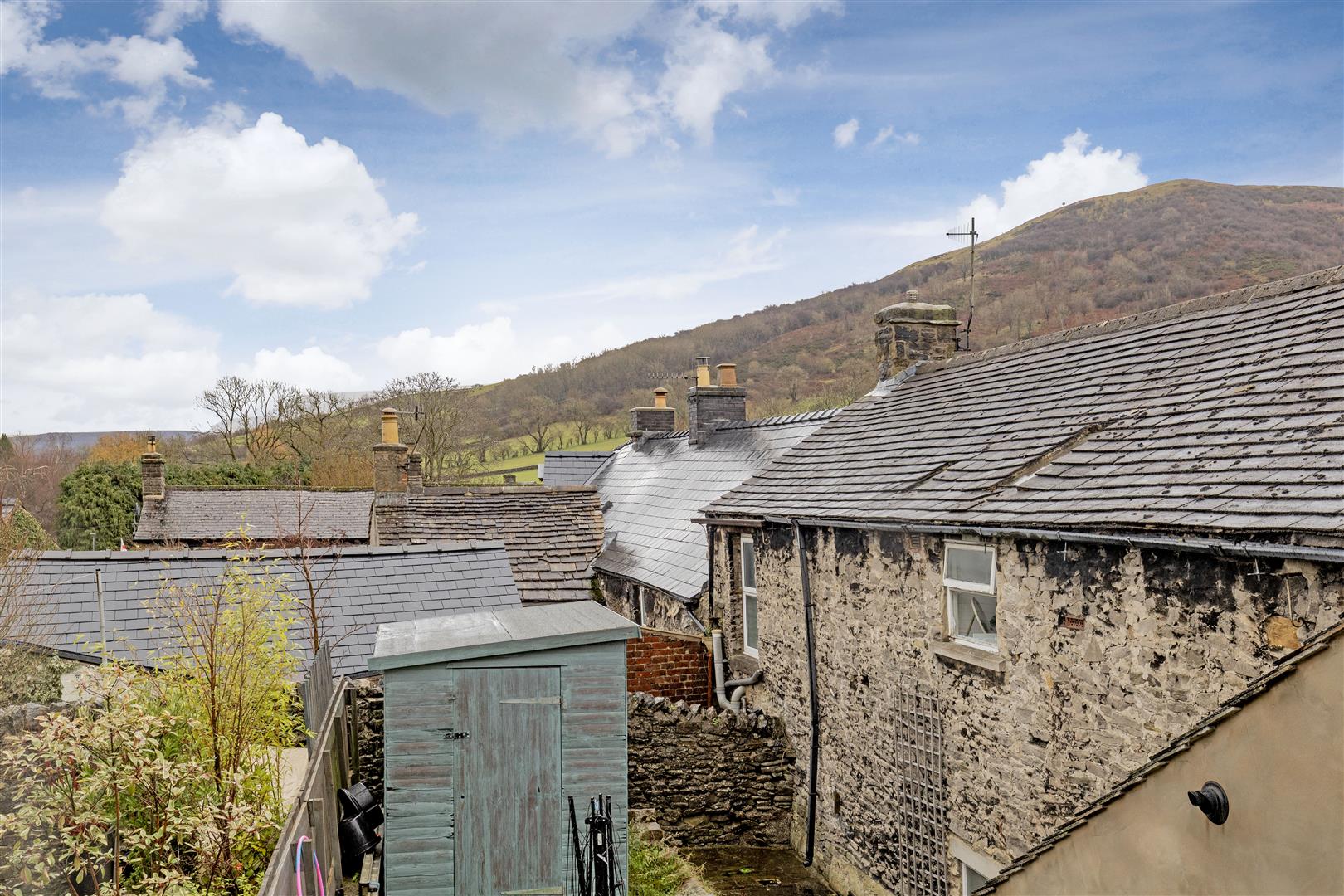 2, Town Bottom, Bradwell, Hope Valley, S33 9JU