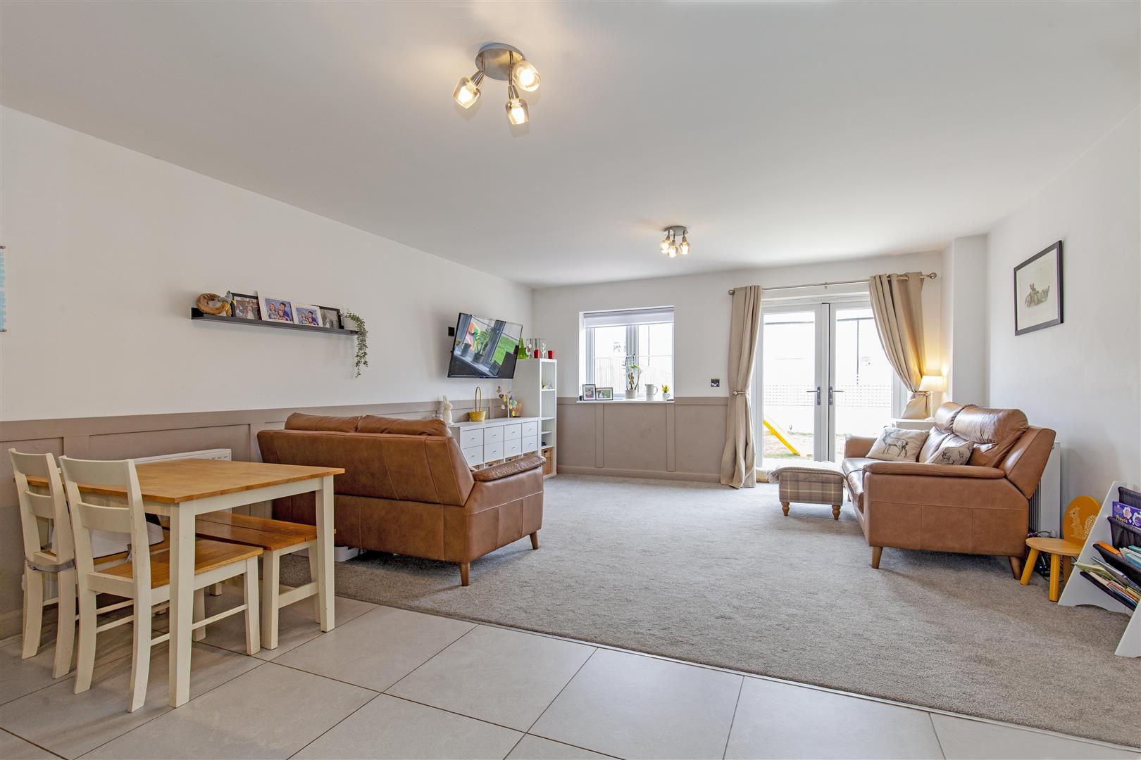 28, Swift Close, Bradwell, Hope valley, S33 9AE