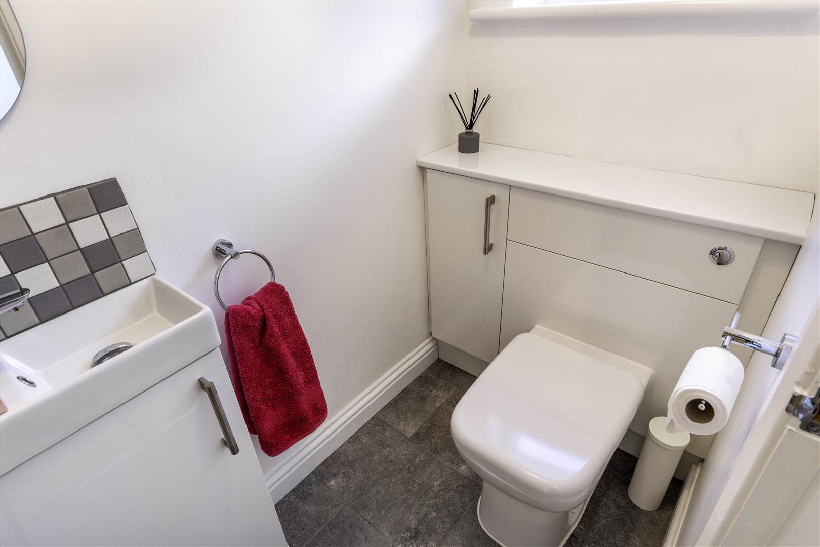 1, Cornmill Close, Calver, Hope Valley, S32 3XZ