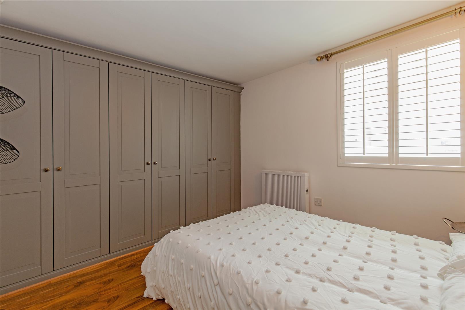 6 Ladybower Lodge, Ashopton Road, Bamford, S33 0BY