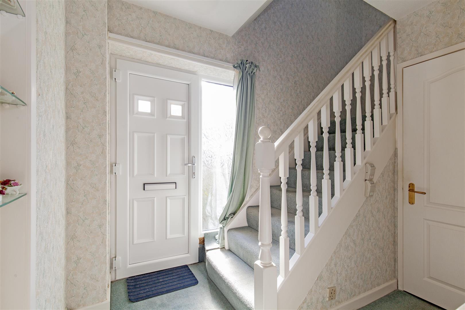 18, Lowside Close, Calver, Hope Valley, S32 3WZ