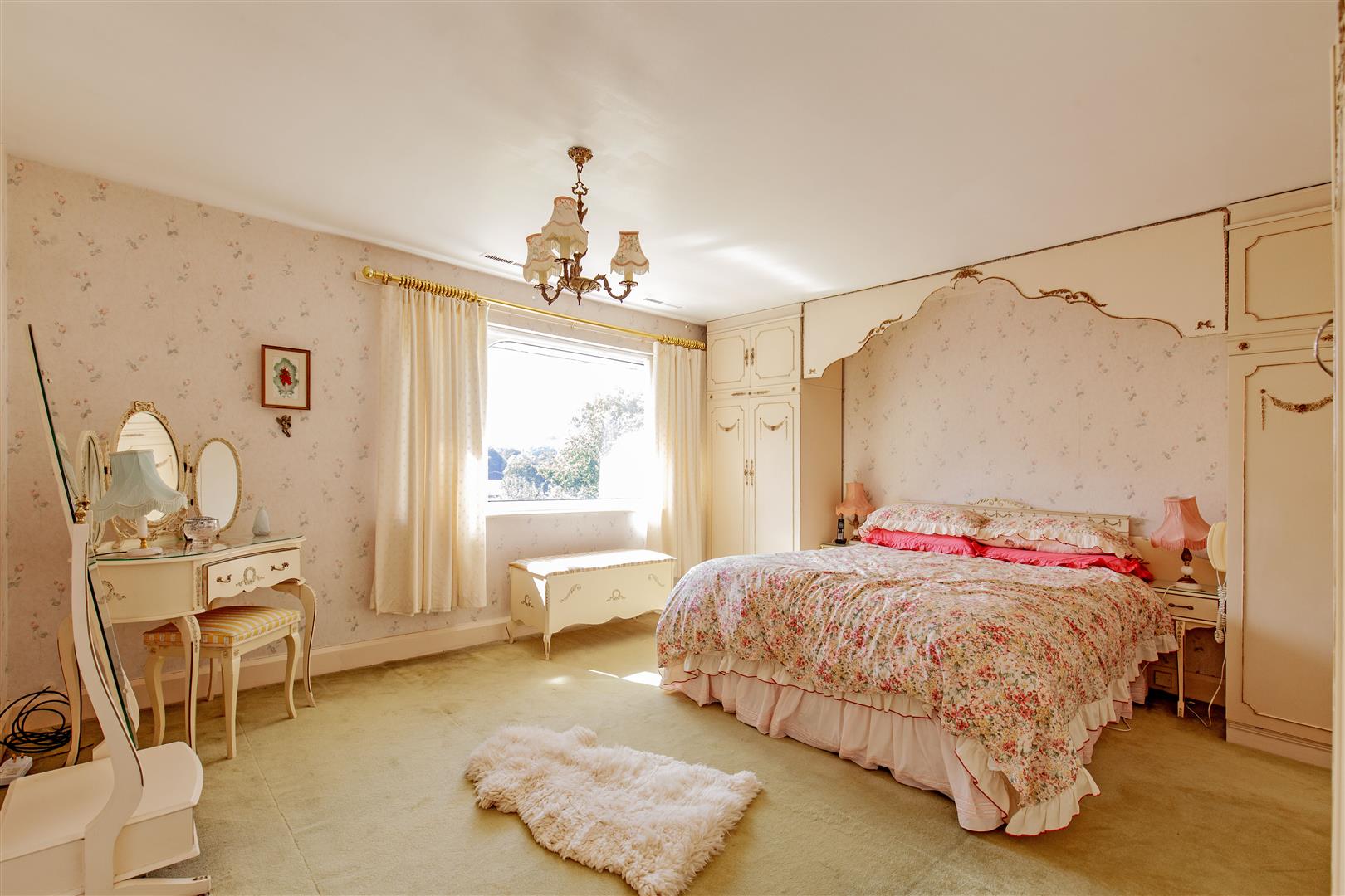 Strebor House, 4 St. Helens Croft, Grindleford, Hope Valley, S32 2JG