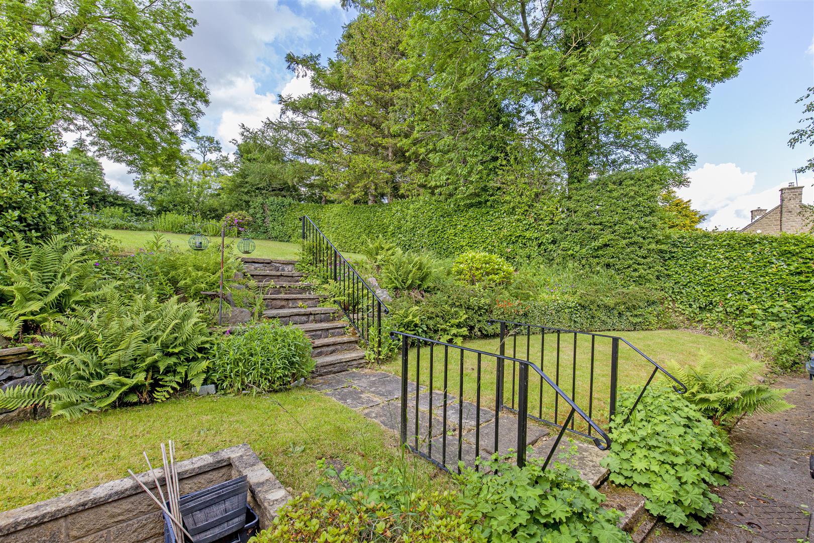 Newlands, Hill Lane, Hathersage, Hope Valley, S32 1AY
