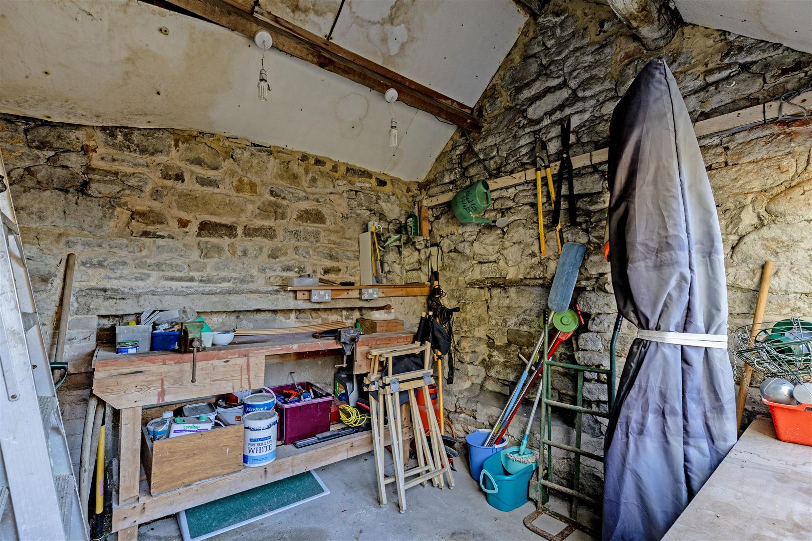 1 Millers Bank, School Lane, Hathersage, S32 1BZ