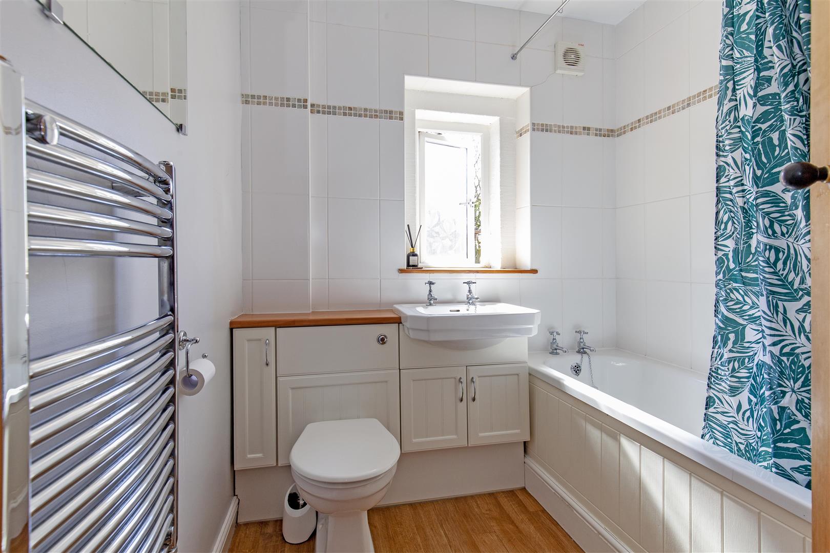 3, Bemrose Gate, Bamford, Hope Valley, S33 0AE