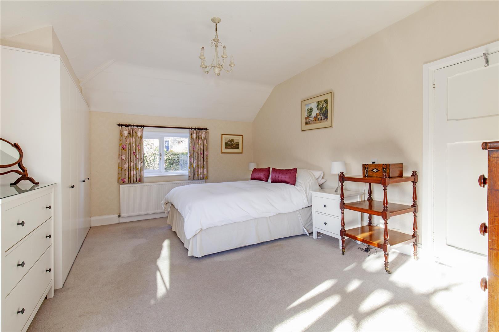 Heywood House, Main Road, Grindleford, Hope Valley, S32 2JN