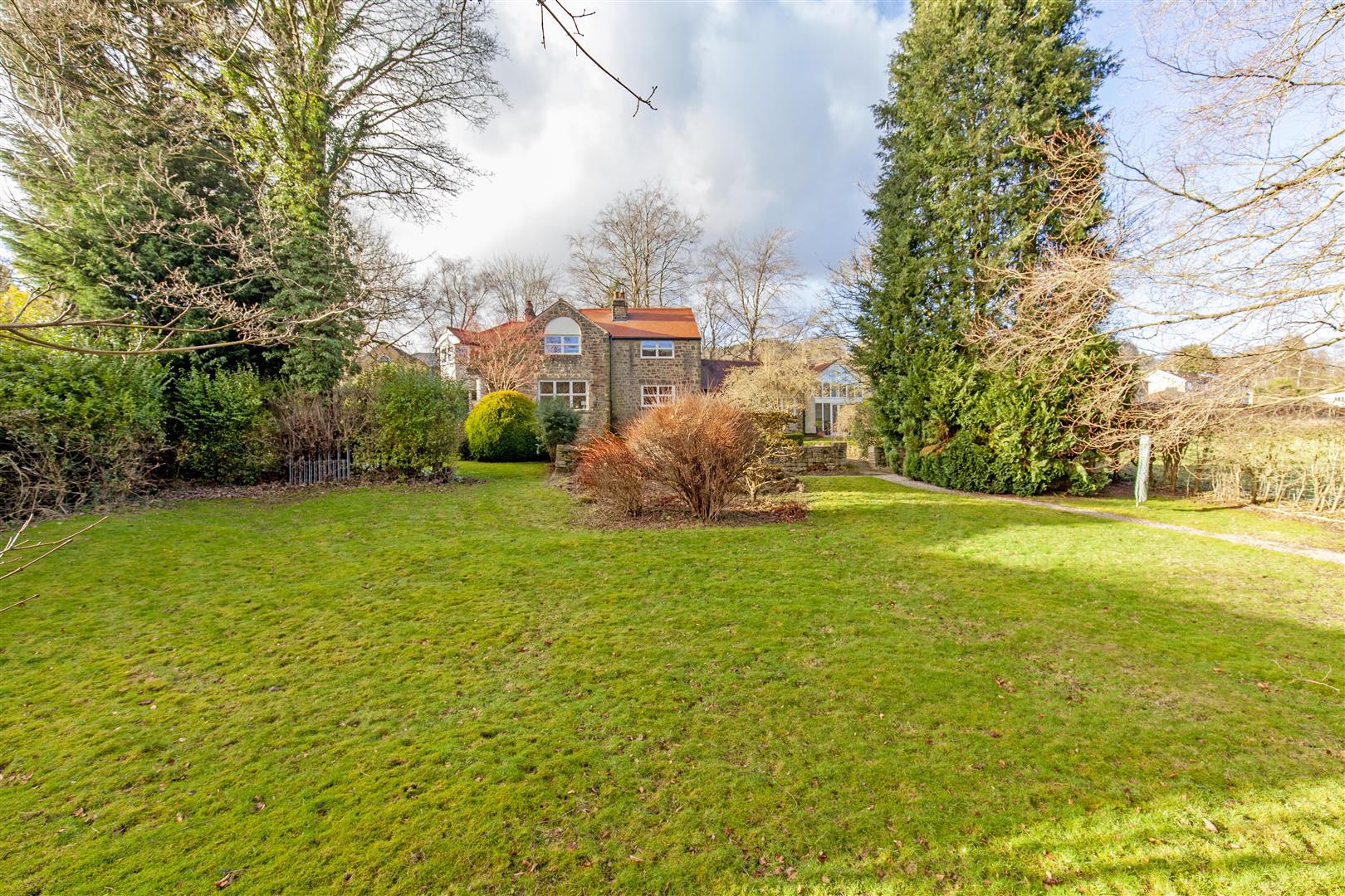 Heywood House, Main Road, Grindleford, Hope Valley, S32 2JN