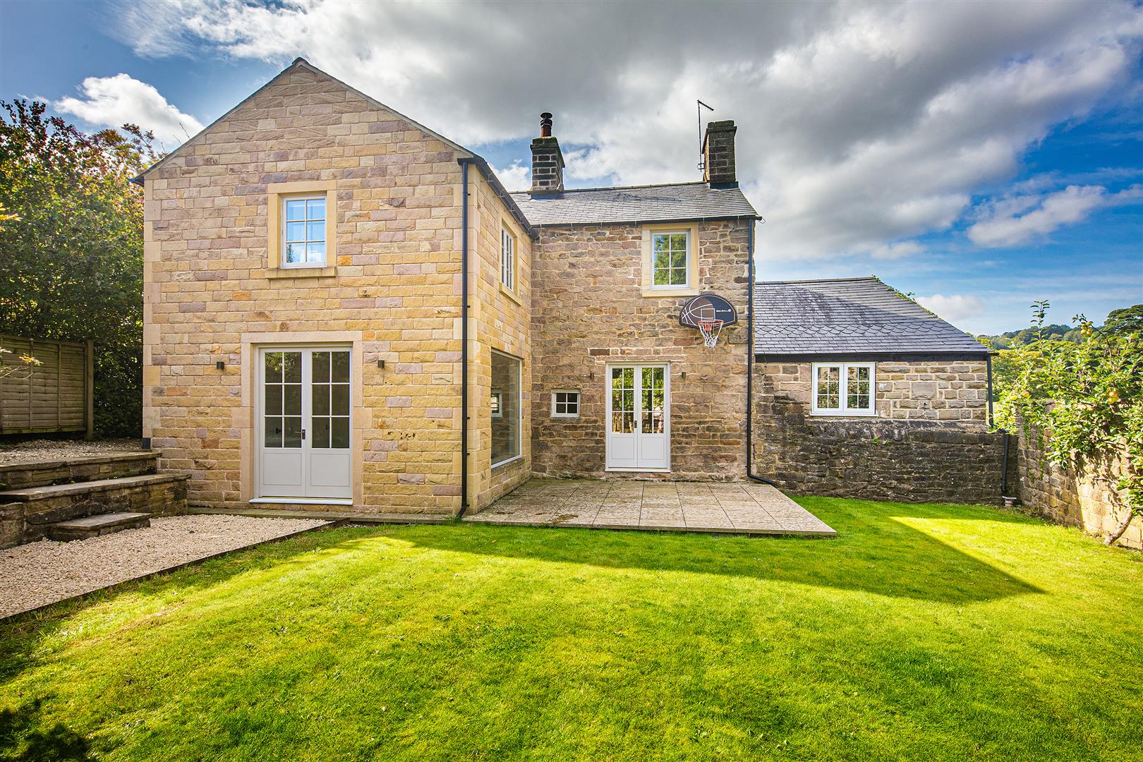 Greystones Cottage, Main Road, Hathersage, Hope Valley, S32 1BB