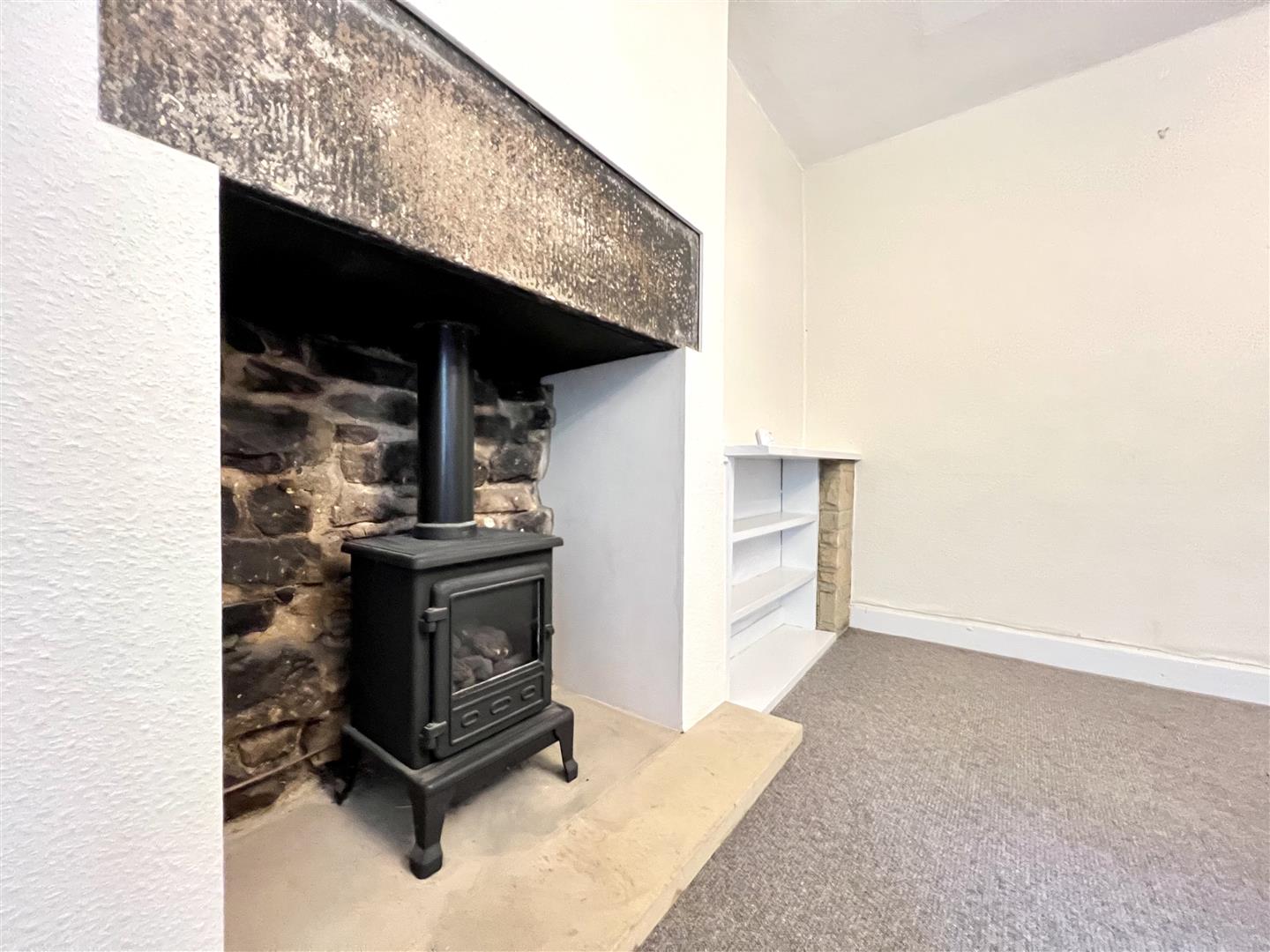 3 Millstone Cottages, The Dale, Hathersage, Hope Valley, S32 1AQ