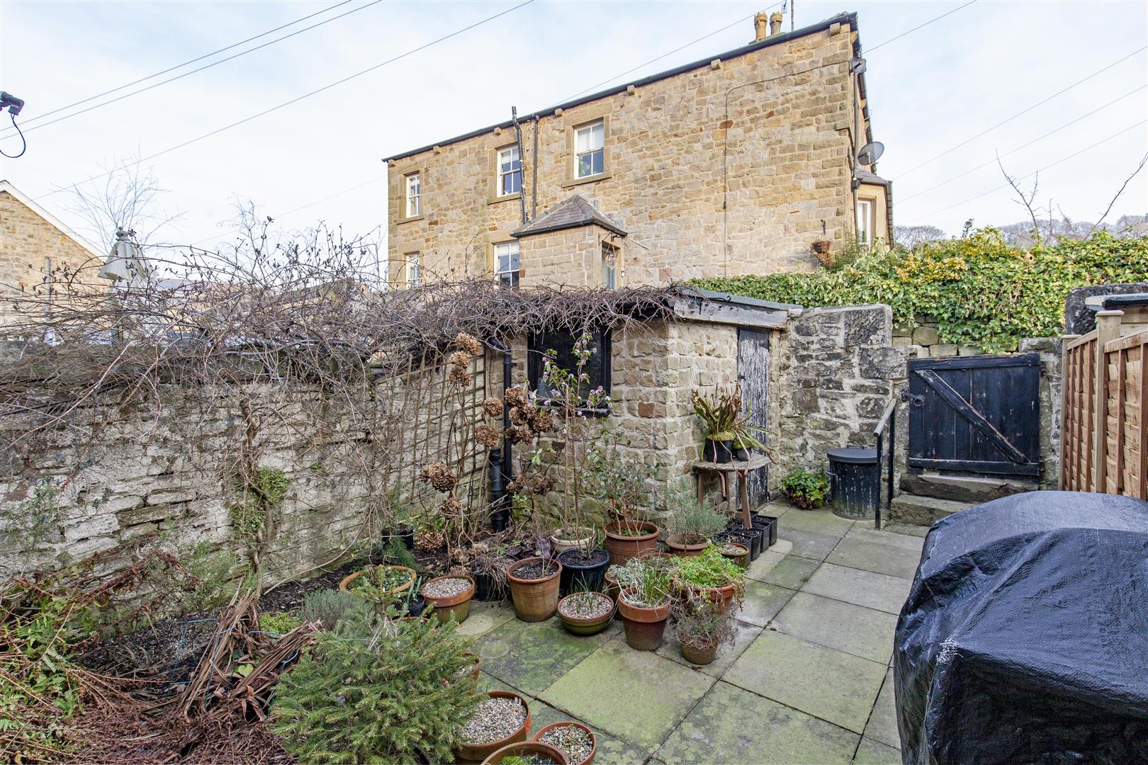 6, Mayfield Terrace, Hathersage, Hope Valley, S32 1BE