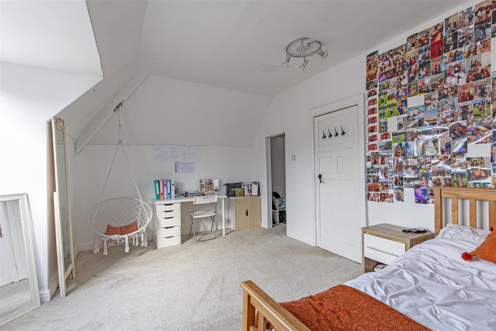 Larkrise, Saltergate Lane, Bamford, Hope Valley, S33 0BE