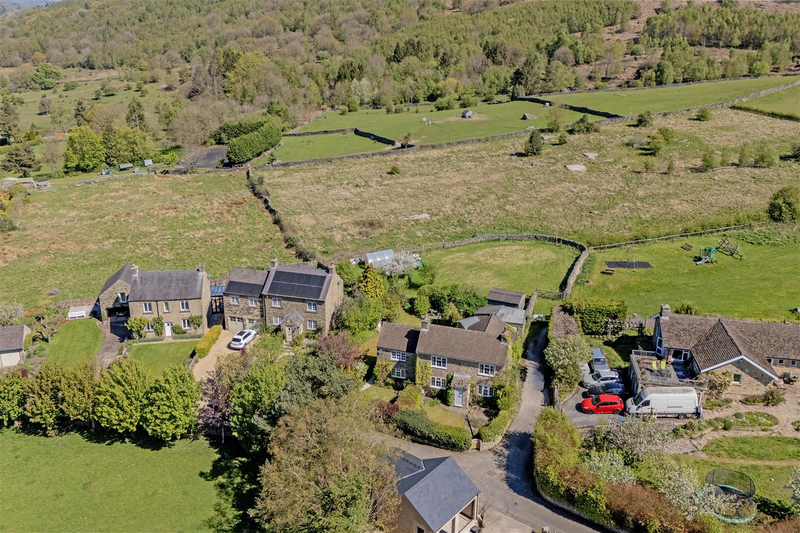 Warren Cottage, The Green, Curbar, Hope Valley, S32 3YH