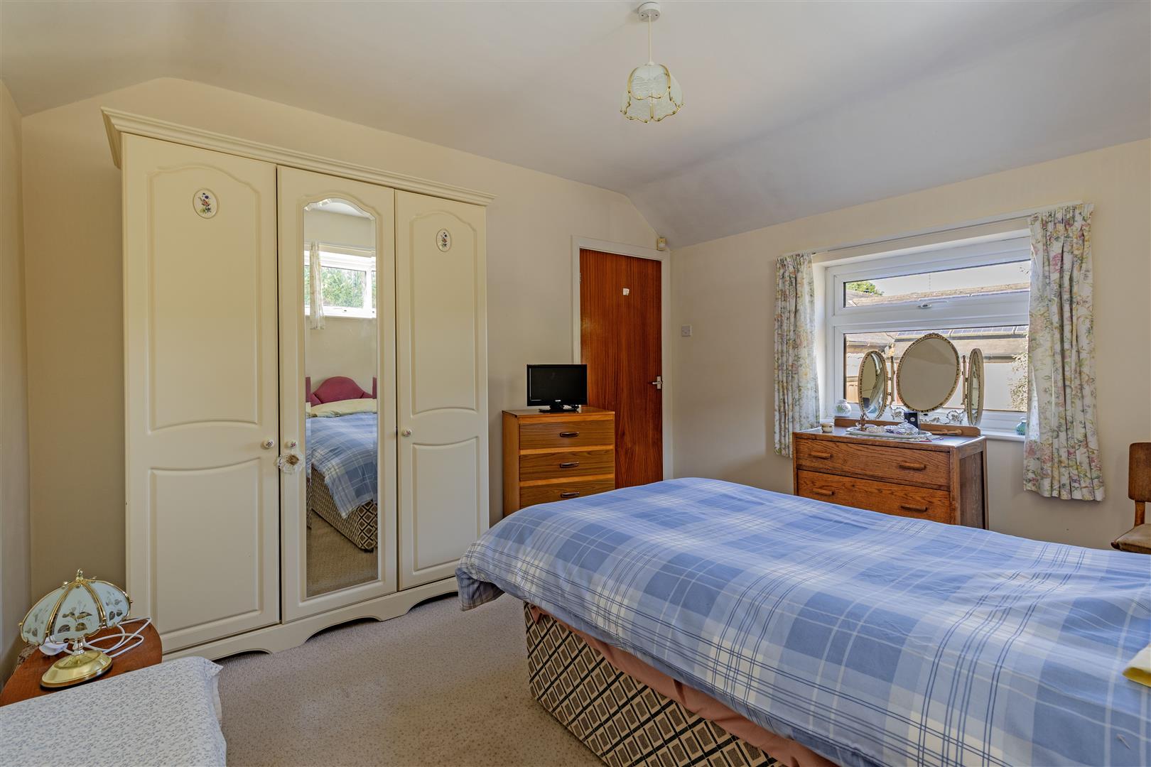 6, Ladybower Drive, Hathersage, Hope Valley, S32 1DR