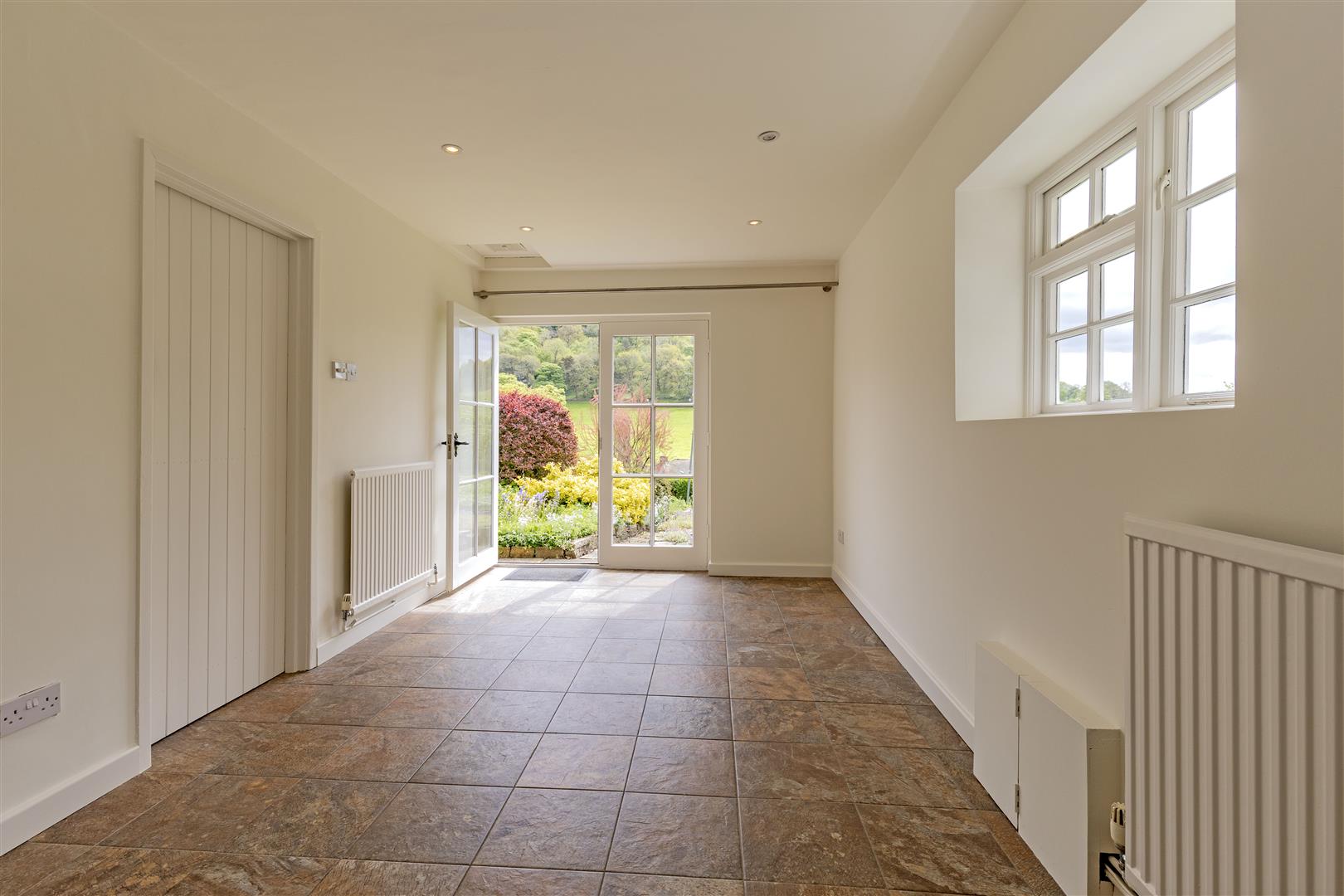 1, Church Bank Cottages, Hathersage, Hope Valley, S32 1AJ