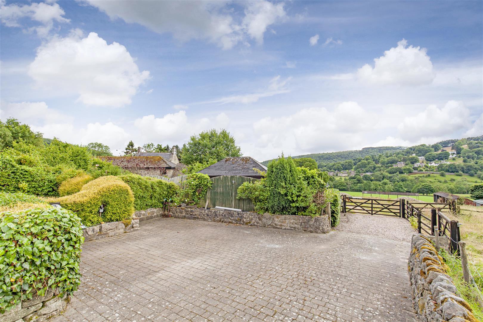 The Barn, Main Road, Grindleford, Hope Valley, S32 2HE