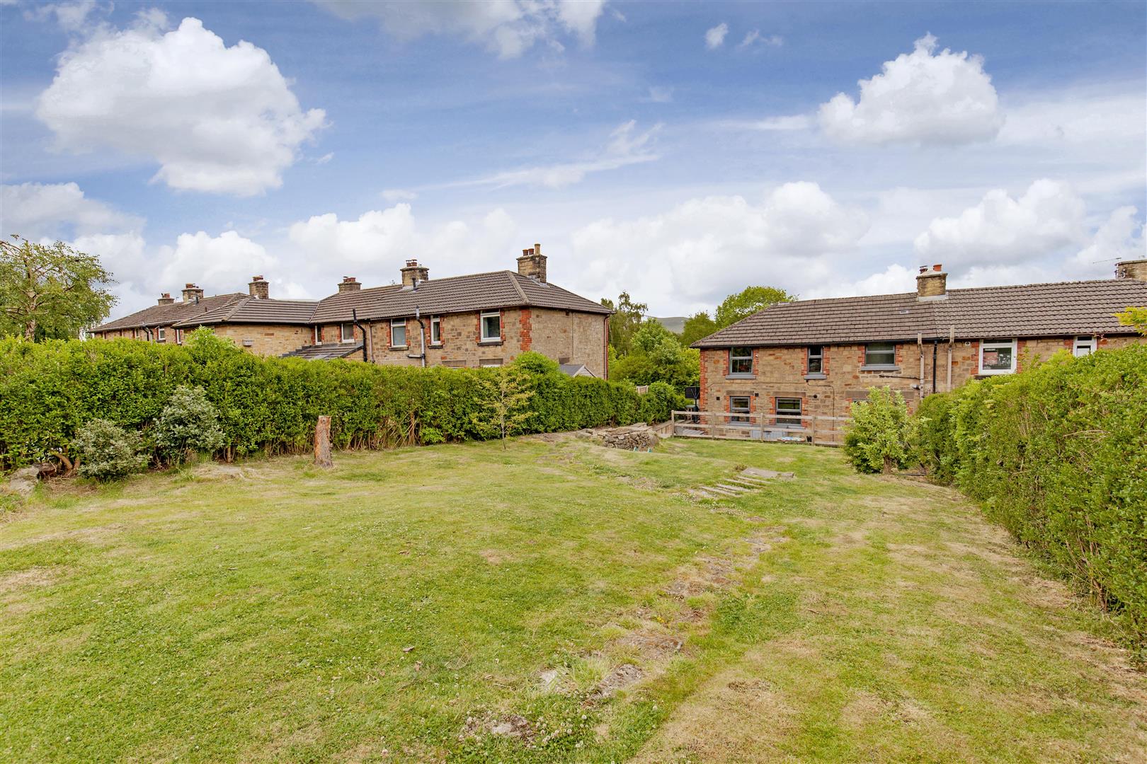 10, Greenhead Park, Bamford, Hope Valley, S33 0AS