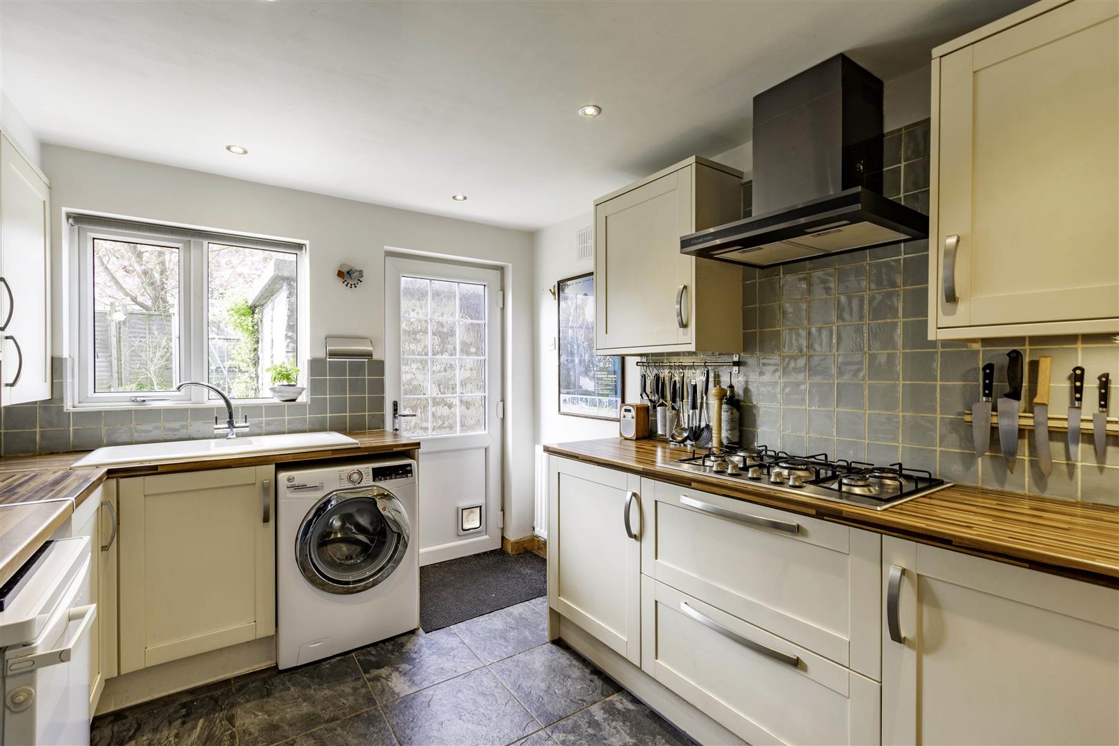 27, New Close, Eyam, Hope Valley, S32 5QX