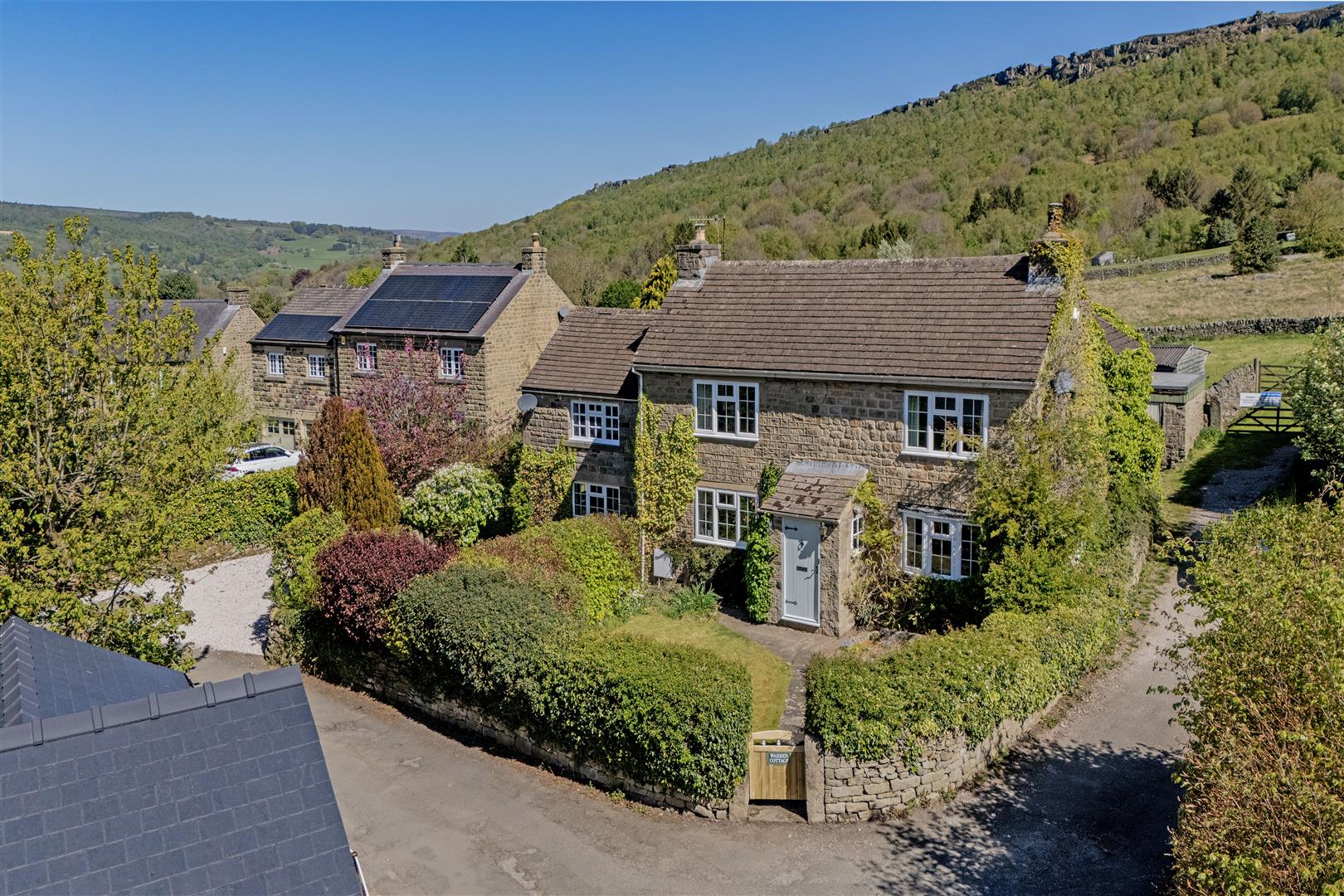 Warren Cottage, The Green, Curbar, Hope Valley, S32 3YH